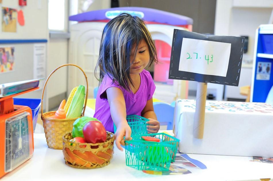 Budget-Boosting Grocery Treasure Hunting for Families