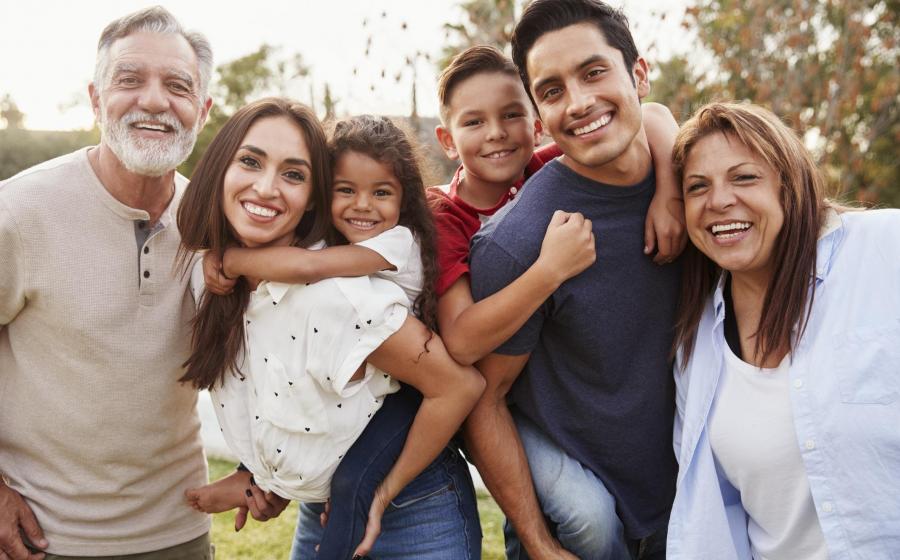 3 Tips for Latino Families Working With a Financial Planner