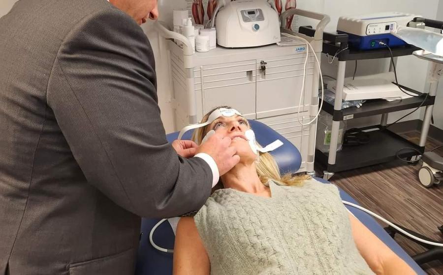 New Noninvasive Face Lift Targets Sagging Skin and Muscles